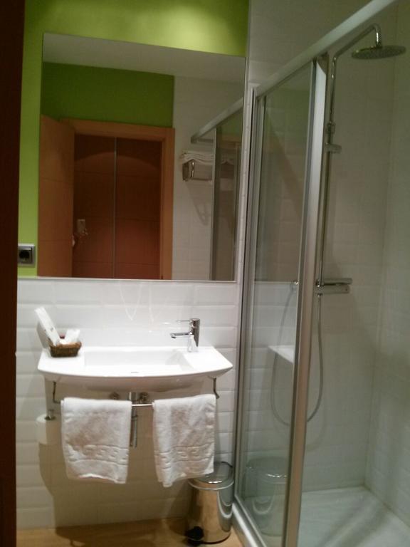 Nruta Ponferrada Hotel Bembibre  Quarto foto